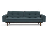 Dublexo Styletto Dark Wood sovesofa med armlæn i 851 Mahoga Dark Blue, set forfra