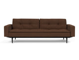 Dublexo Styletto Black Wood sovesofa med armlæn i 359 Taura Cappuccino, set forfra