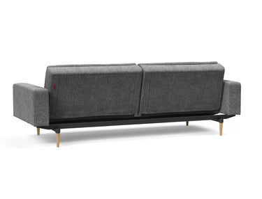 Dublexo Styletto Light Wood sovesofa med armlæn i 563 Twist Charcoal, set skråt bagfra