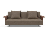 Long Horn D.E.L. sovesofa med armlæn i 411 Esina Cedar Brown, set forfra