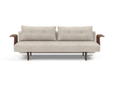Recast Dark Styletto sovesofa med armlæn i 280 Avella Sand, set forfra