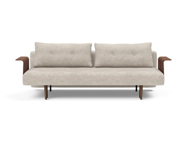 Recast Dark Styletto sovesofa med armlæn i 280 Avella Sand, set forfra