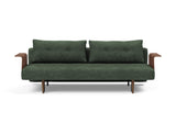 Recast Dark Styletto sovesofa med armlæn i 281 Avella Pine Green, set forfra