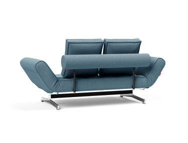 Ghia Chrome daybed i 525 Mixed Dance Light Blue, set skråt bagfra