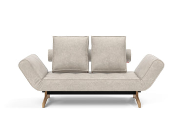 Ghia Wood daybed i 280 Avella Sand, set forfra