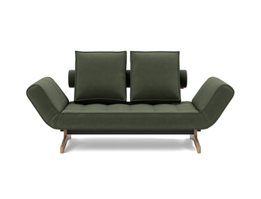 Ghia Wood daybed i 413 Esina Olive Green, set forfra