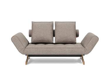 Ghia Wood daybed i 472 Yuveno Warm Grey, set forfra