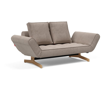 Ghia Wood daybed i 318 Cordufine Beige, set skråt forfra