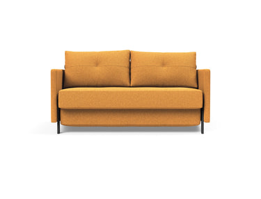 Cubed 140 sovesofa med armlæn i 536 Bouclé Ochre, set forfra