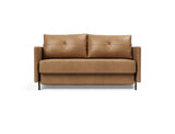 Cubed 140 sovesofa med armlæn i 551 Faunal Brown, set forfra
