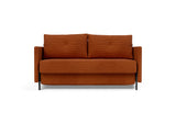 Cubed 140 sovesofa med armlæn i 595 Corduroy Burnt Orange, set forfra