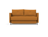Cubed 140 sovesofa med armlæn i 893 Mozart Masala, set forfra