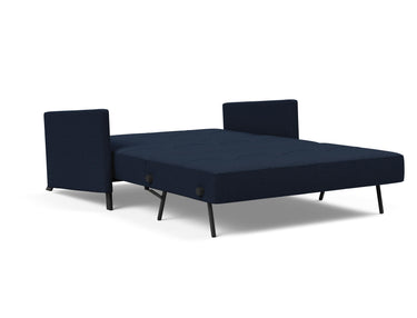 Cubed 140 sovesofa med armlæn i 528 Mixed Dance Blue, slået ud til seng