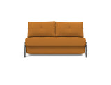 Cubed 140 Chrom sovesofa i 893 Mozart Masala, set forfra