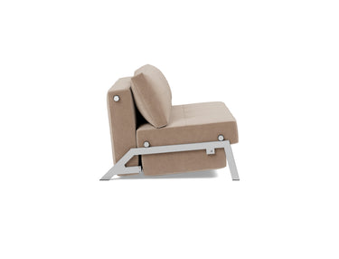 Cubed 140 Chrom sovesofa i 417 Esina Mocha, set fra siden