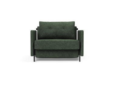 Cubed 90 stol med armlæn i 281 Avella Pine Green, set forfra