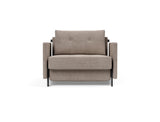 Cubed 90 stol med armlæn i 318 Cordufine Beige, set forfra