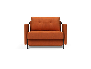 Cubed 90 stol med armlæn i 412 Esina Rust Orange, set forfra