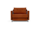 Cubed 90 stol med armlæn i 595 Corduroy Burnt Orange, set forfra