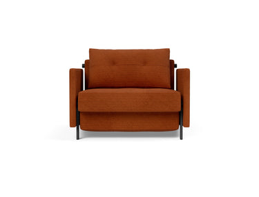 Cubed 90 stol med armlæn i 595 Corduroy Burnt Orange, set forfra