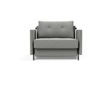 Cubed 90 stol med armlæn i 853 Mahoga Dove Grey, set forfra