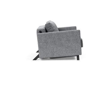 Cubed 90 stol med armlæn i 565 Twist Granite, set fra siden