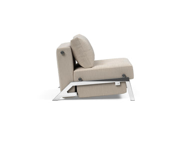 Cubed 90 Chrome stol i 612 Blida Sand Grey, set fra siden