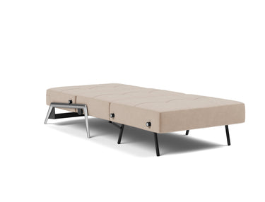 Cubed 90 Alu stol i 417 Esina Mocha, slået ud til seng