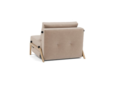 Cubed 90 Wood stol i 417 Esina Mocha, set skråt bagfra