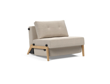 Cubed 90 Wood stol i 612 Blida Sand Grey, set skråt forfra