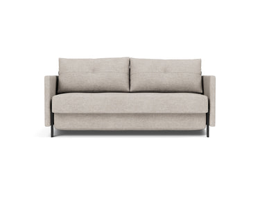 Cubed 160 sovesofa med armlæn i 471 Yuveno Sand, set forfra