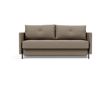 Cubed 160 sovesofa med armlæn i 850 Mahoga Caramel, set forfra