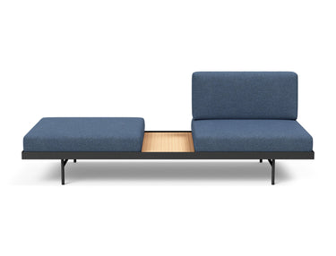 Puri daybed med egetræsbord i 302 Weda Blue, set forfra