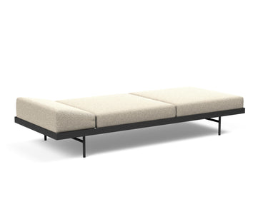 Puri daybed med valnøddebord i 539 Bouclé Beige, som seng