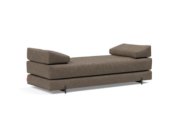 Sigmund Indu daybed i 411 Esina Cedar Brown, set skråt forfra