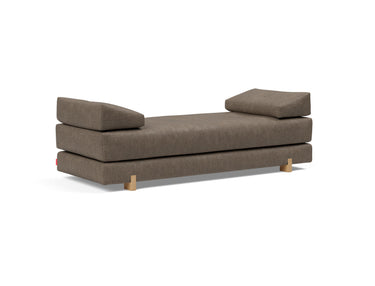 Sigmund Drip daybed i 411 Esina Cedar Brown, set skråt forfra