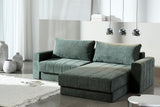 Akello sovesofa med chaiselong og armlæn i 281 Avella Pine Green i en stue