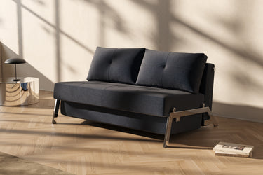 Cubed 160 Chrome sovesofa i 528 Mixed Dance Blue i en stue