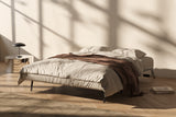 Cubed 160 Chrome sovesofa i 528 Mixed Dance Blue i en stue, billede 3