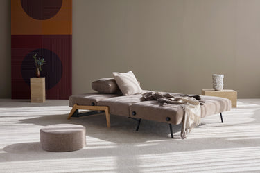Cubed 160 Wood sovesofa i 417 Esina Mocha i en stue, billede 2