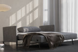 Cubed 160 sovesofa med armlæn i 565 Twist Granite i en stue, billede 2