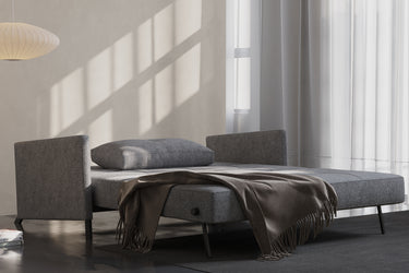Cubed 160 sovesofa med armlæn i 565 Twist Granite i en stue, billede 2