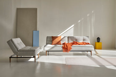 Dublexo Styletto Dark Wood sovesofa i 527 Mixed Dance Natural i en stue