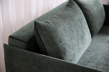 Luoma sovesofa i 281 Avella Pine Green i en stue, billede 5