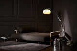 Malloy Wood sovesofa i 358 Taura Chocco i en stue, billede 2