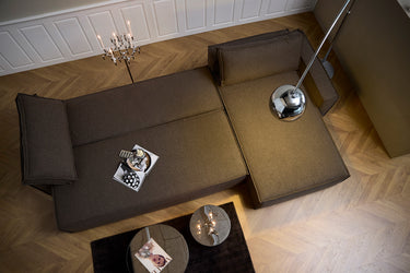 Newilla sovesofa med chaiselong i 530 Bouclé Taupe i en stue, billede 2