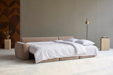 Norum sovesofa med chaiselong og Chunky armlæn i 417 Esina Mocha i en stue, billede 5