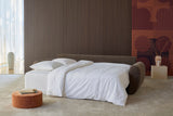 Norum sovesofa med Curve armlæn i 411 Esina Cedar Brown i en stue, billede 3