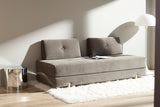 Sigmund Drip daybed i 411 Esina Cedar Brown i en stue
