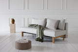 Sly Wood sovesofa i 527 Mixed Dance Natural i en stue
